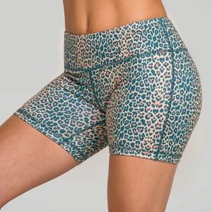 IAB 5-INCH NO-RIDE CHEETAH SHORTS